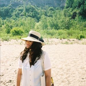 Meet your Posher, Anabela